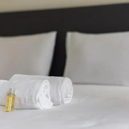 Urban Oasis With Queen Bed And View Be-44 *